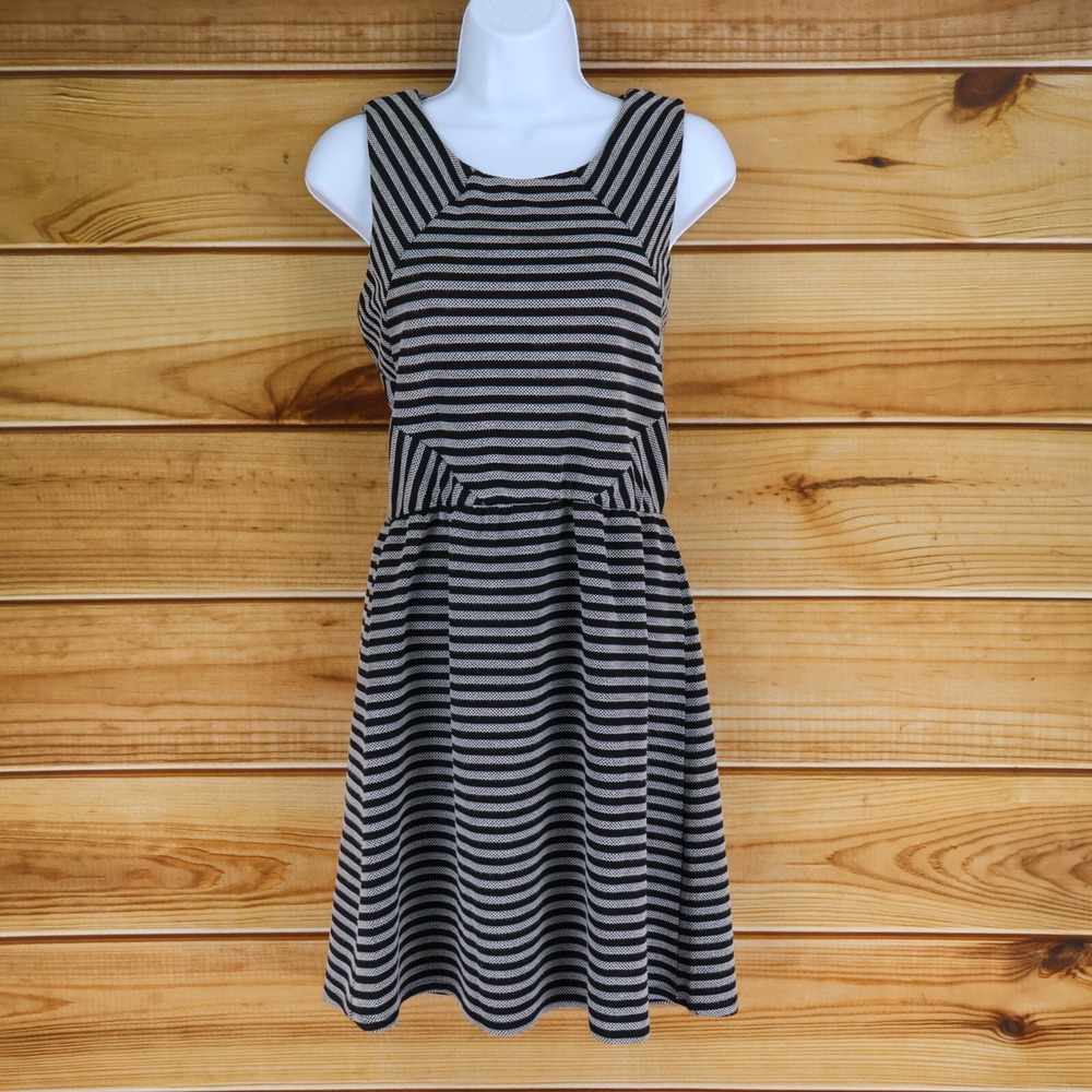 Olive & Oak Short Fit & Flare Dress Womens Sz L Black Striped Sleeveless‎ Summer
